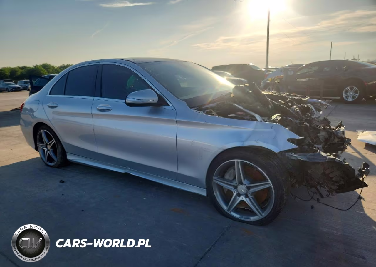 2015 Mercedes-Benz C 300 VIN:55SWF4JB0FU052320 - 4