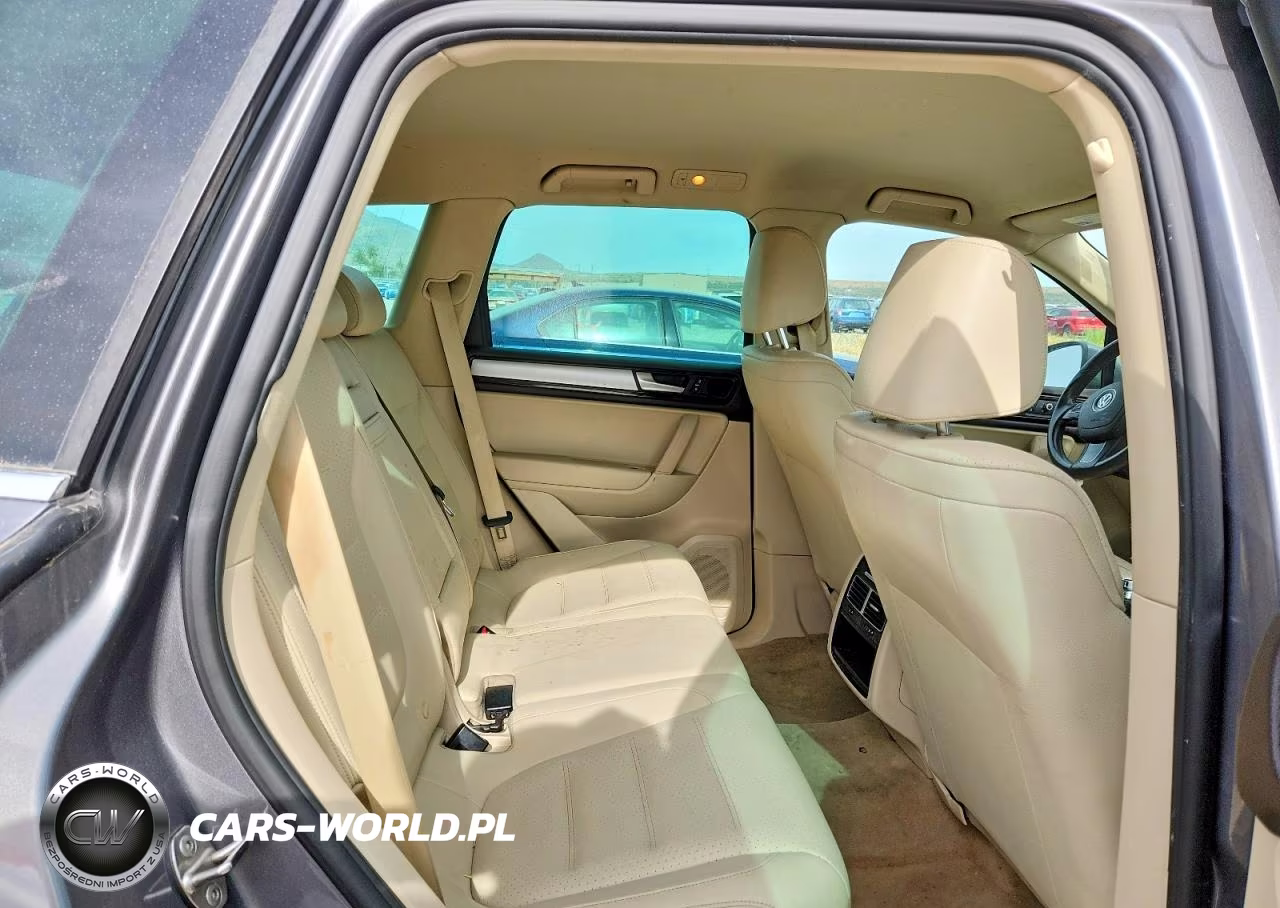 2013 Volkswagen Touareg V6 VIN:WVGEF9BPXDD003209 - 10