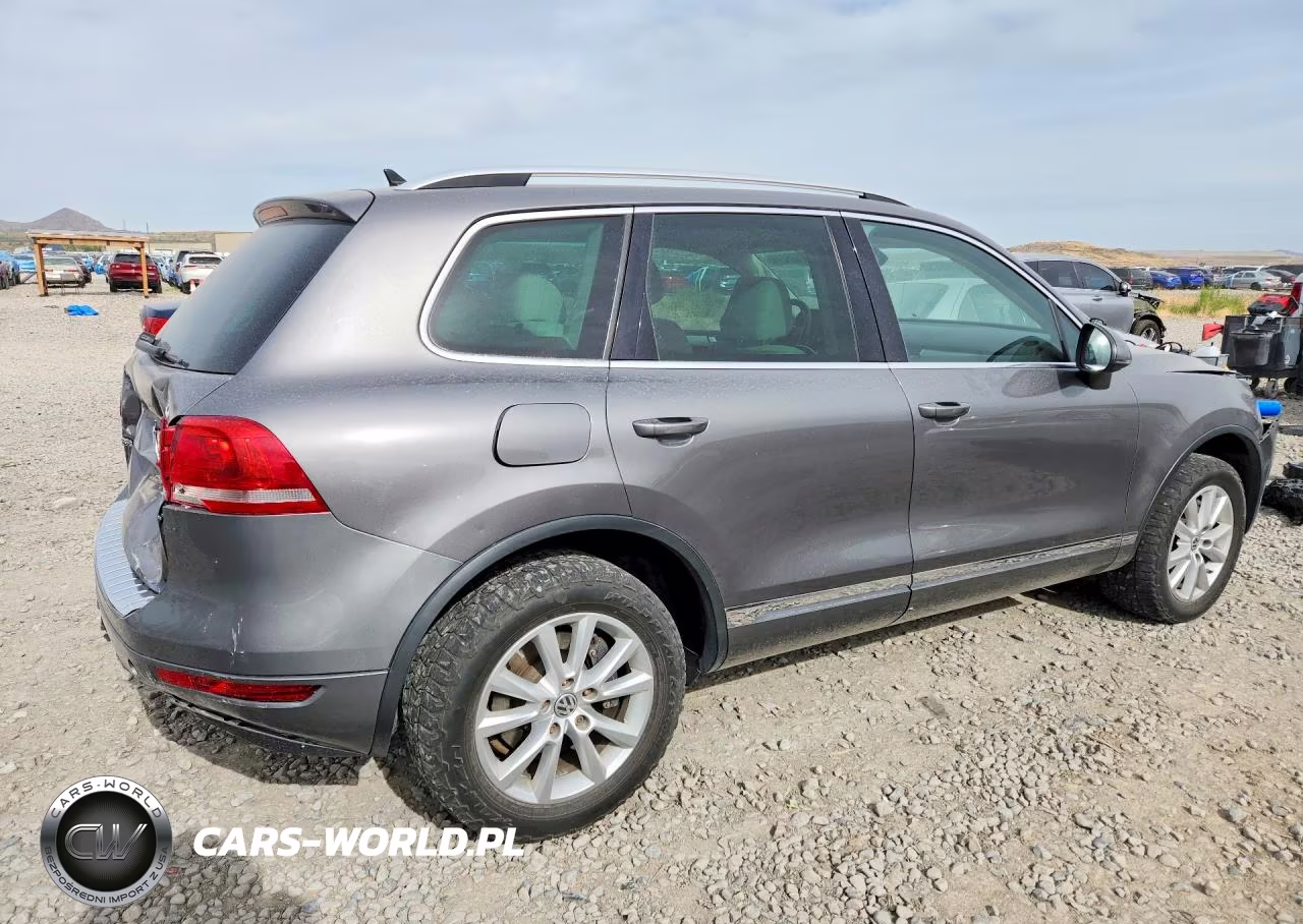2013 Volkswagen Touareg V6 VIN:WVGEF9BPXDD003209 - 3