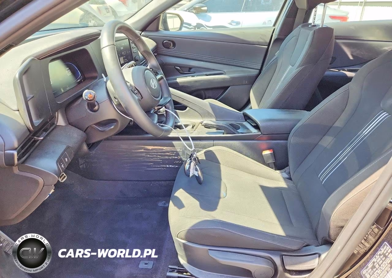 2025 Hyundai Elantra Sel Sport VIN:KMHLM4DG6SU906192 - 7