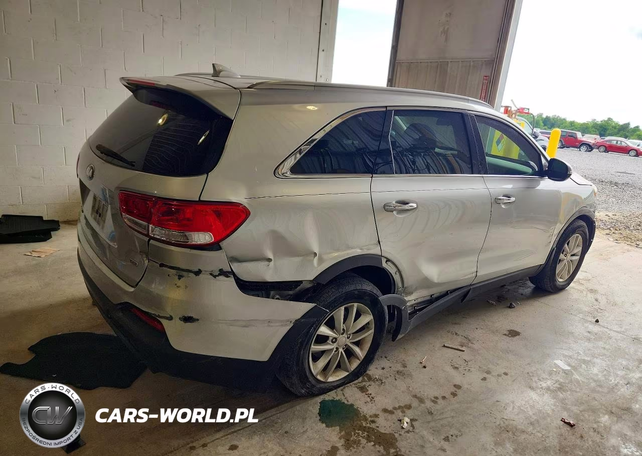2018 Kia Sorento Lx VIN:5XYPG4A30JG377062 - 3