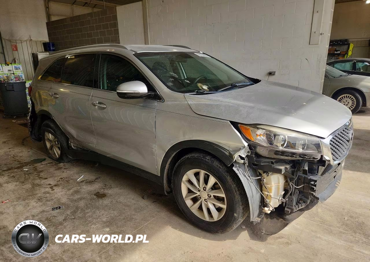 2018 Kia Sorento Lx VIN:5XYPG4A30JG377062 - 4