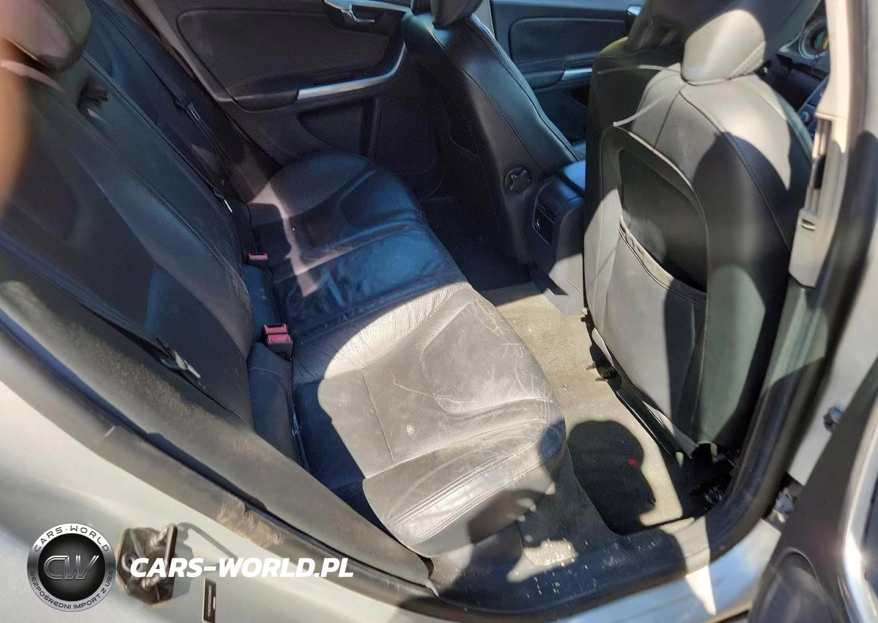 2012 Volvo S60 VIN:YV1622FSXC2049573 - 10