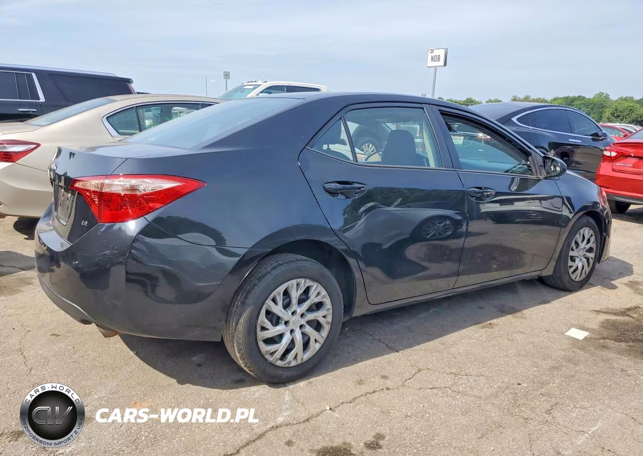 2019 Toyota Corolla Le VIN:5YFBURHE9KP902589 - 3