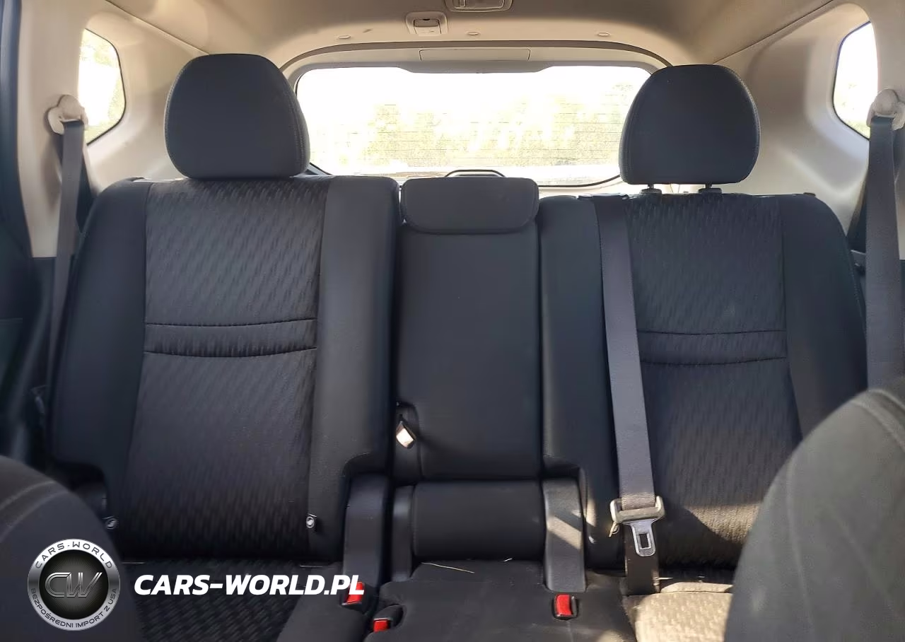 2019 Nissan Rogue S VIN:KNMAT2MV5KP504096 - 10