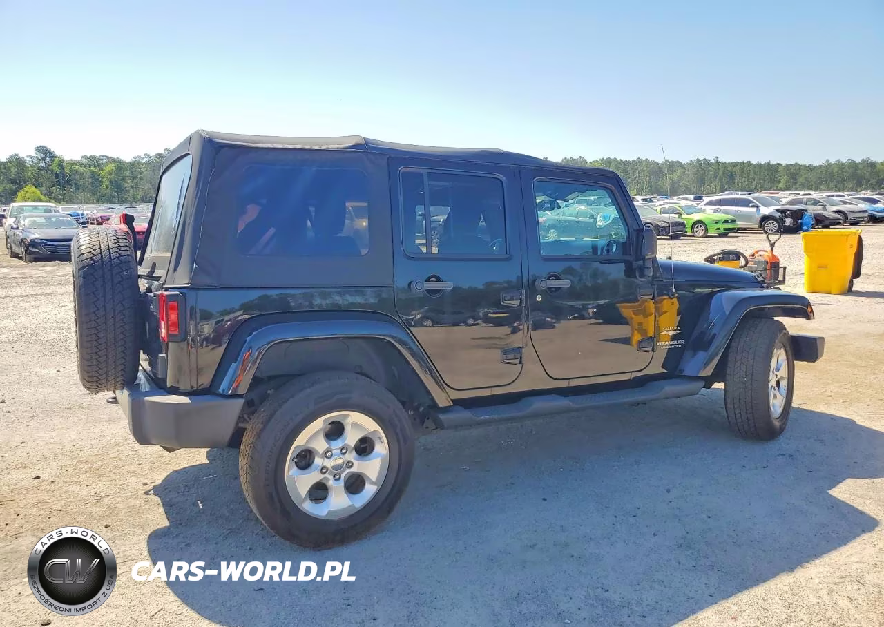 2015 Jeep Wrangler Unlimited Sahara VIN:1C4BJWEG2FL560950 - 3