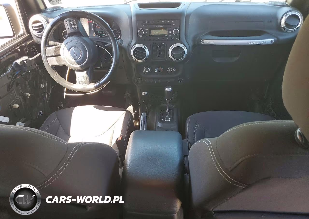 2015 Jeep Wrangler Unlimited Sahara VIN:1C4BJWEG2FL560950 - 8