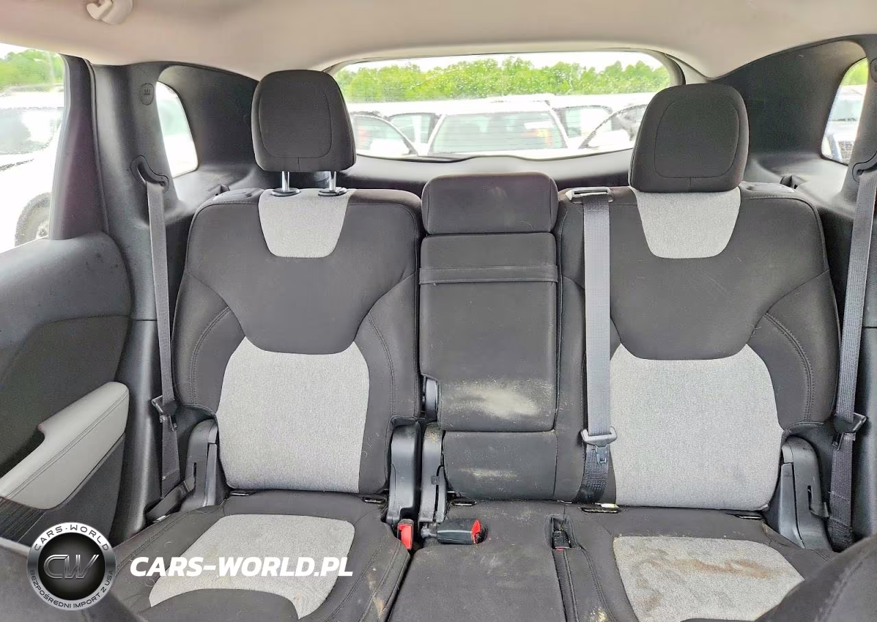 2014 Jeep Cherokee Latitude VIN:1C4PJMCB7EW247469 - 10