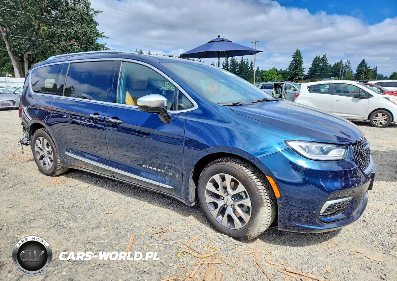 2023 Chrysler Pacifica Hybrid Pinnacle VIN:2C4RC1N72PR565358 - 4