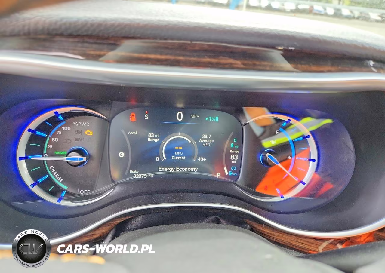 2023 Chrysler Pacifica Hybrid Pinnacle VIN:2C4RC1N72PR565358 - 9