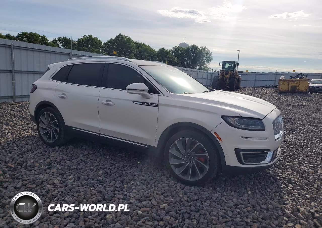 2019 Lincoln Nautilus Reserve VIN:2LMPJ6L9XKBL23241 - 4