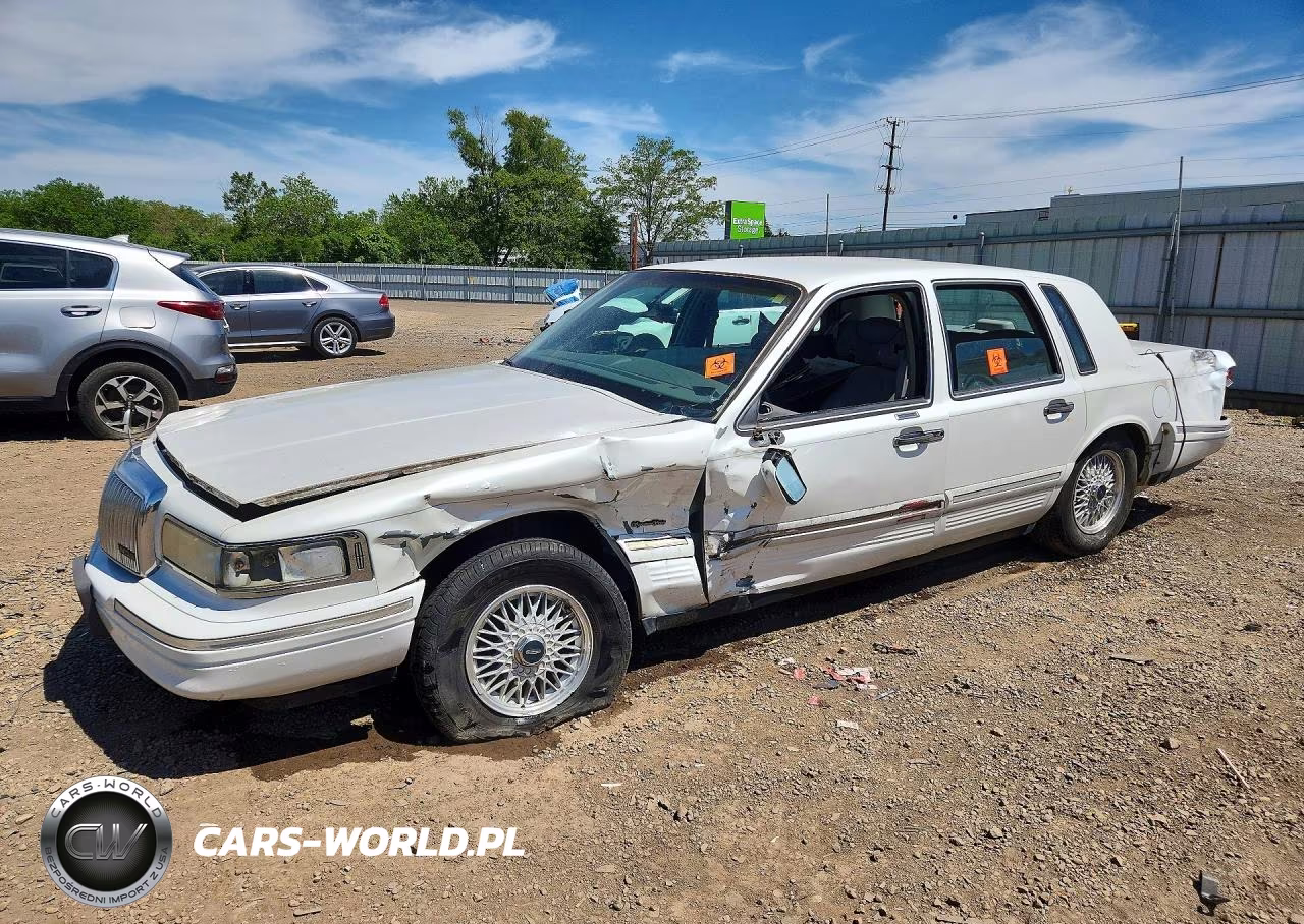 1997 Lincoln Town Car Signature