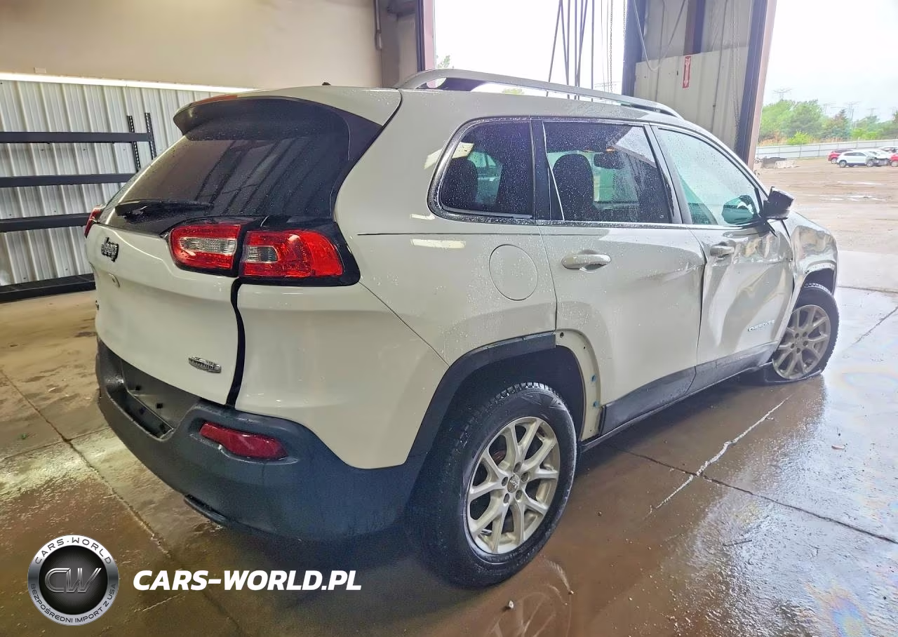 2016 Jeep Cherokee Latitude VIN:1C4PJMCB8GW153037 - 3