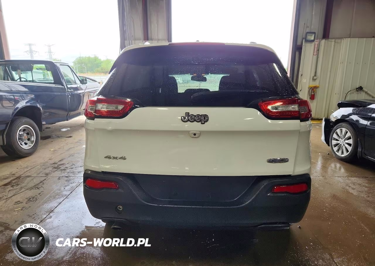 2016 Jeep Cherokee Latitude VIN:1C4PJMCB8GW153037 - 6