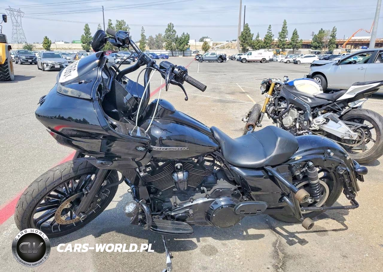 2018 Harley-Davidson Fltrxs Road Glide Special VIN:1HD1KTC36JB632995 - 3