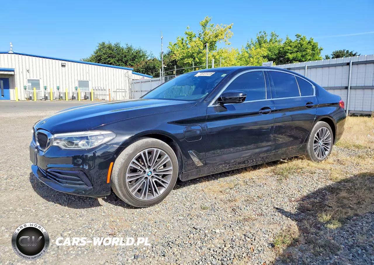 2020 BMW 530E – zdjęcie 1 z 12