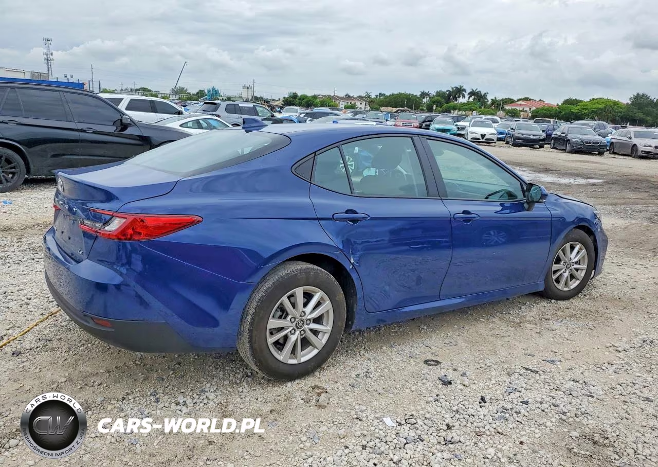 2025 Toyota Camry Le VIN:4T1DAACK5SU094675 - 3