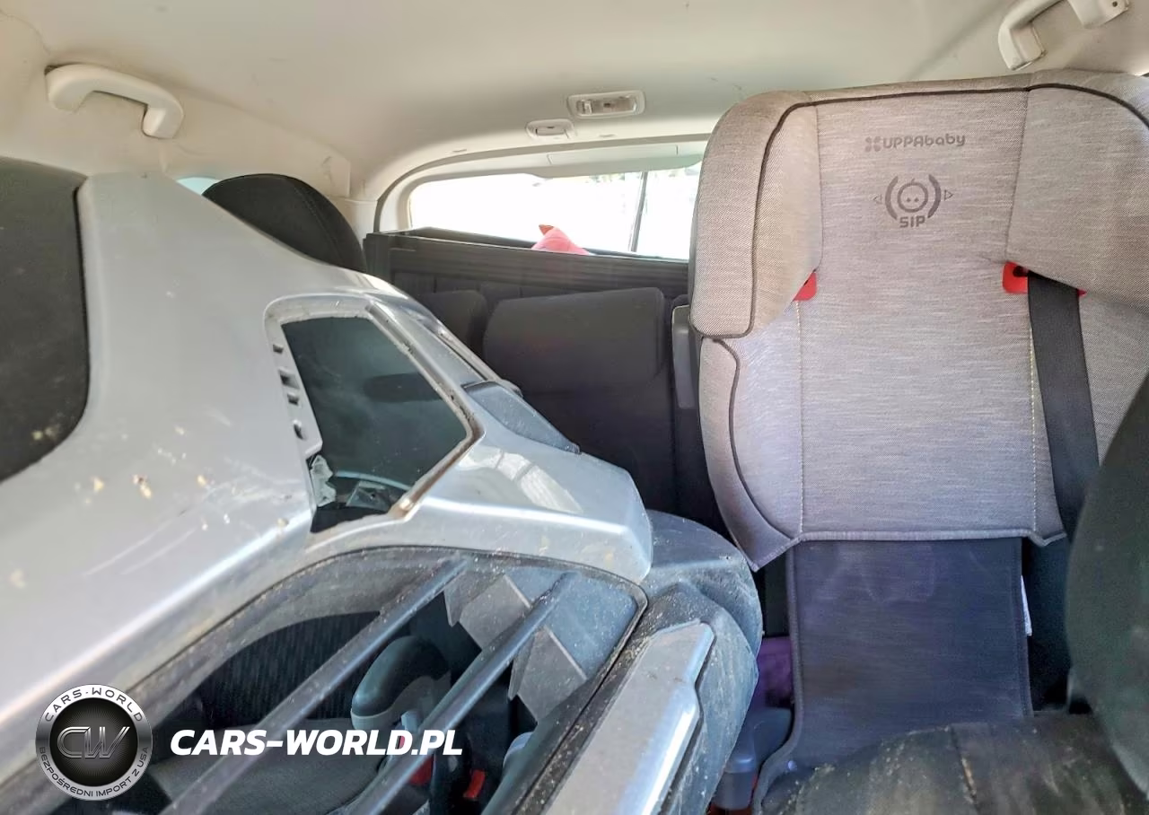 2018 Nissan Rogue S VIN:5N1AT2MT3JC756378 - 10