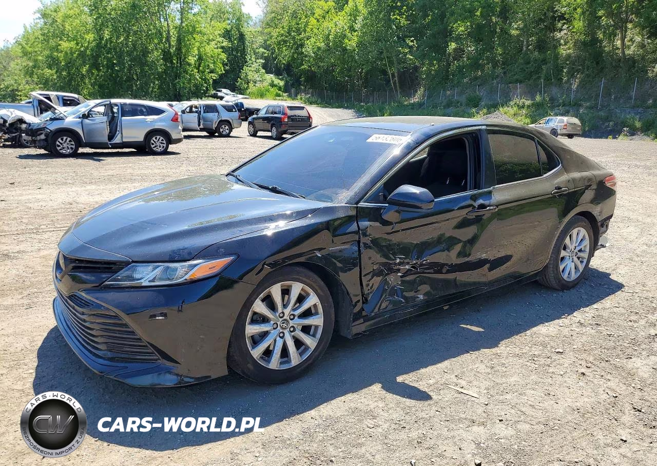 2018 Toyota Camry Le – zdjęcie 1 z 13