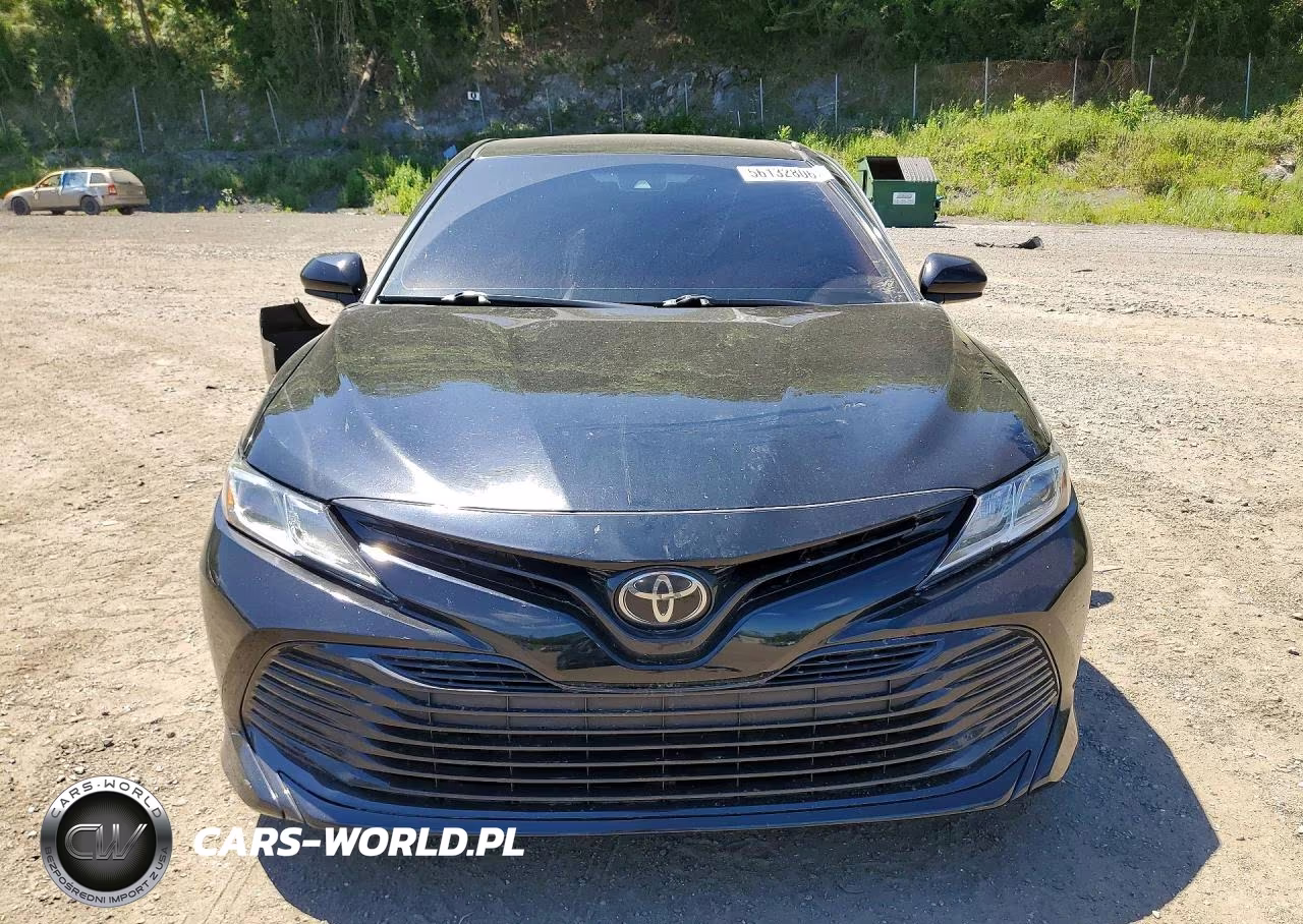 2018 Toyota Camry Le VIN:4T1B11HK0JU669490 - 5