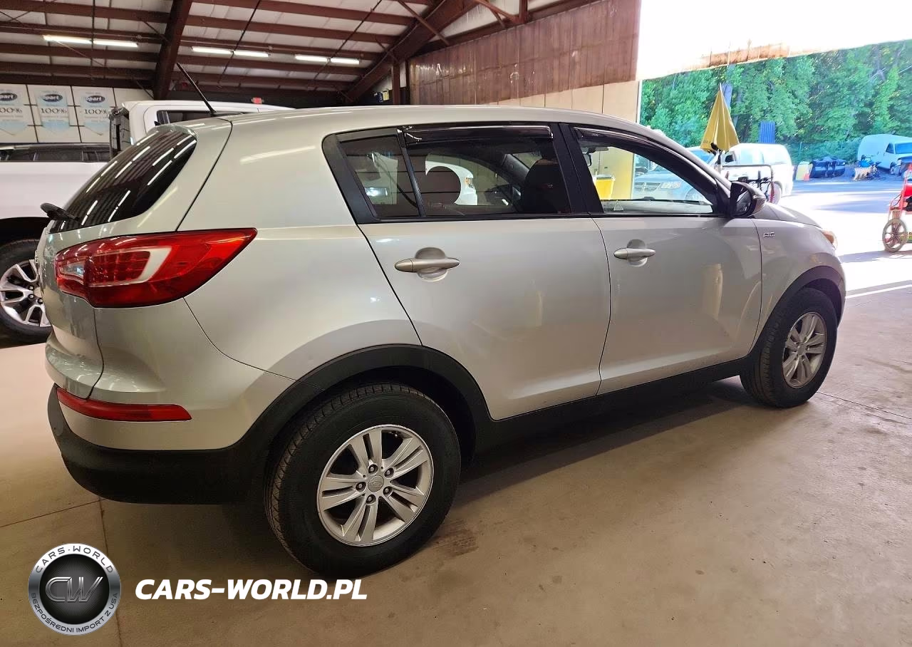 2011 Kia Sportage Lx VIN:KNDPBCA2XB7095395 - 3