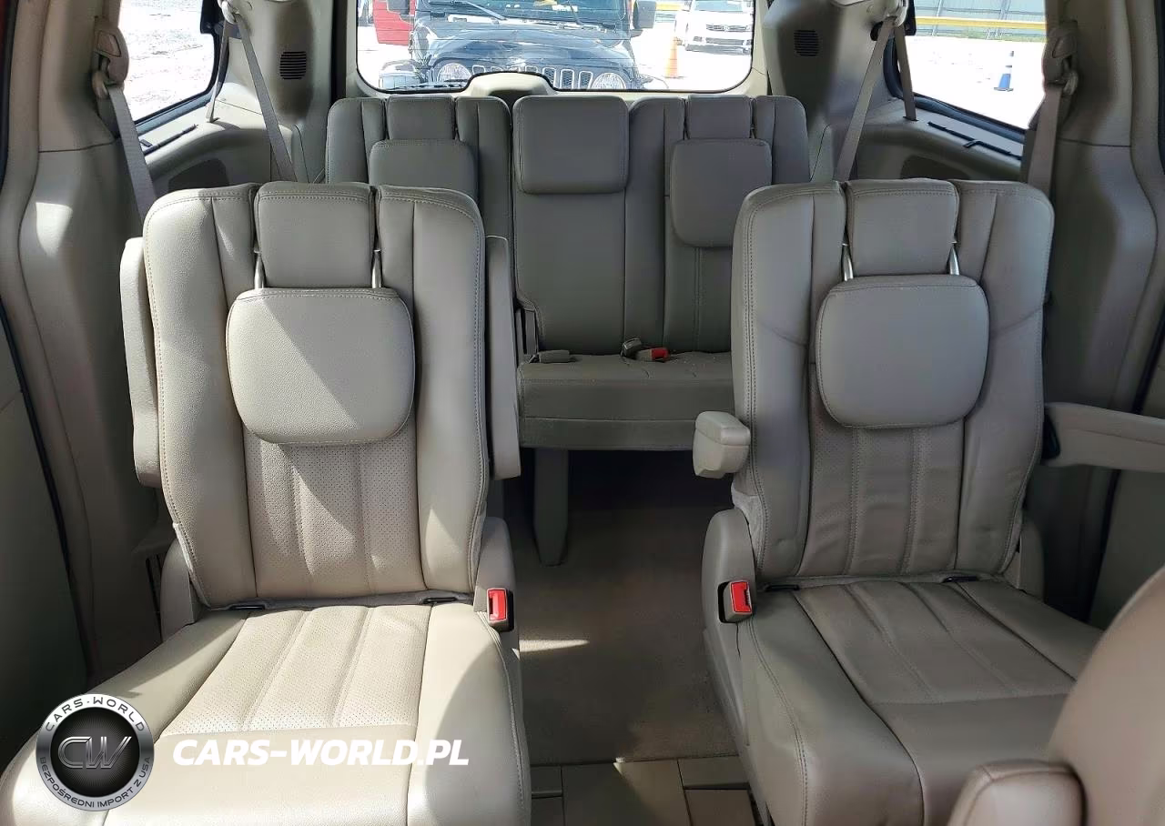 2013 Chrysler Town & Country Touring L VIN:2C4RC1CG0DR691944 - 10