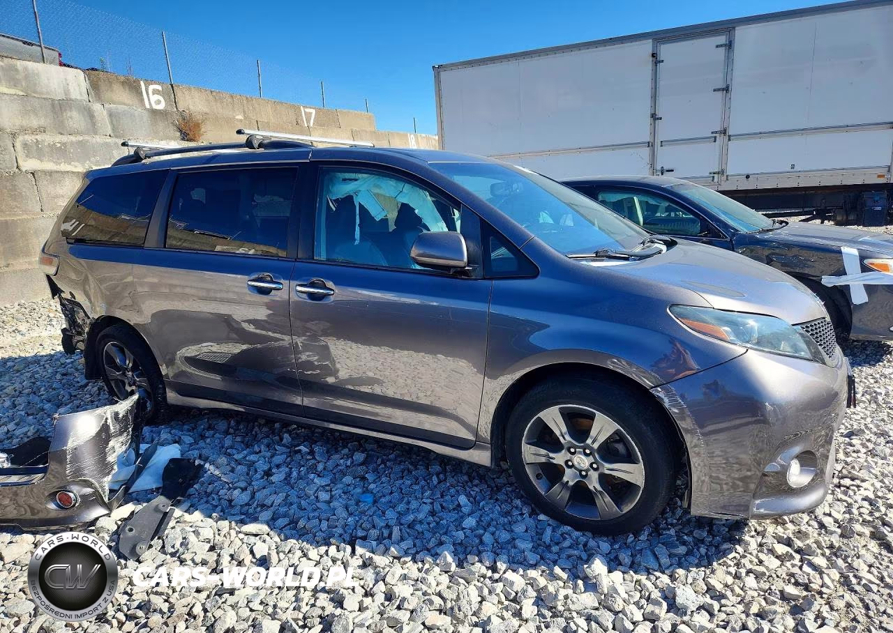 2015 Toyota Sienna Sport VIN:5TDXK3DCXFS621492 - 4