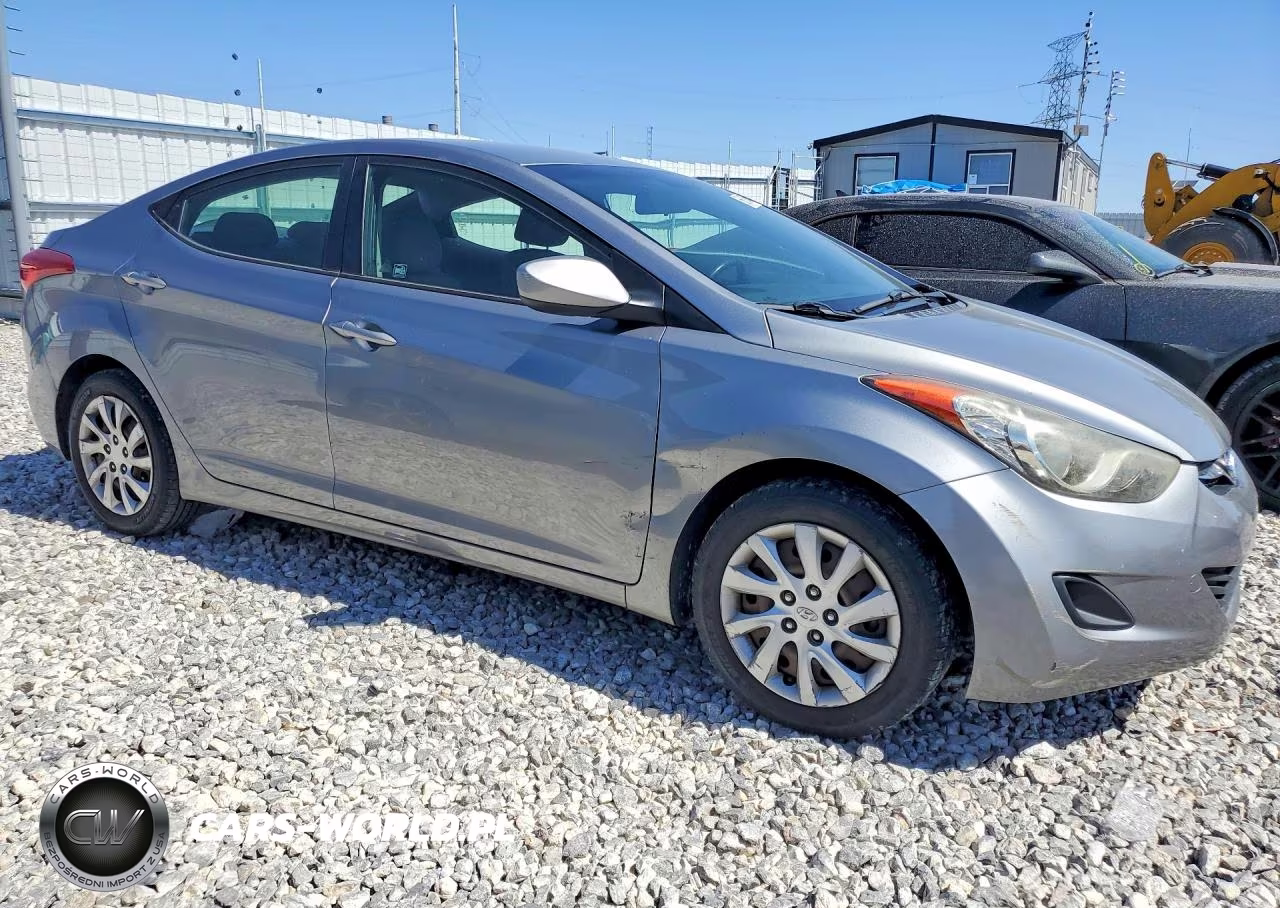 2013 Hyundai Elantra Gls VIN:KMHDH4AE7DU556070 - 4