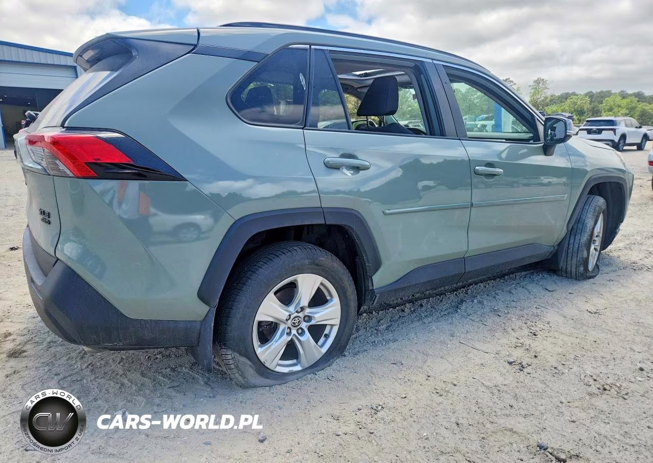 2021 Toyota Rav4 Xle VIN:2T3P1RFV3MW173175 - 3