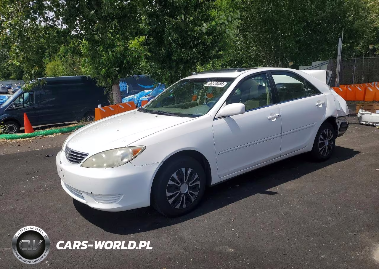 2005 Toyota Camry Le – zdjęcie 1 z 13
