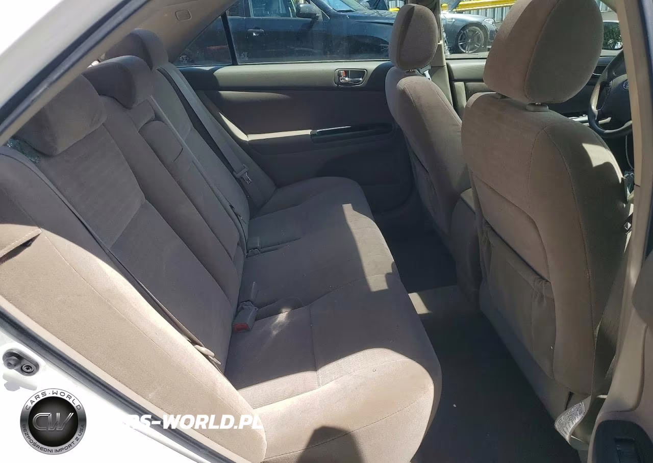 2005 Toyota Camry Le VIN:JTDBE30K053021207 - 10