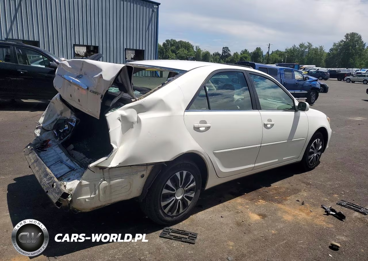2005 Toyota Camry Le VIN:JTDBE30K053021207 - 3