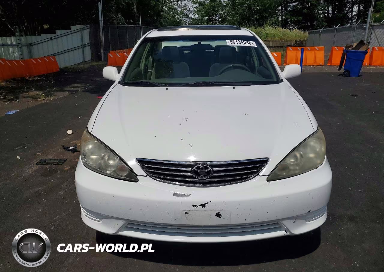 2005 Toyota Camry Le VIN:JTDBE30K053021207 - 5