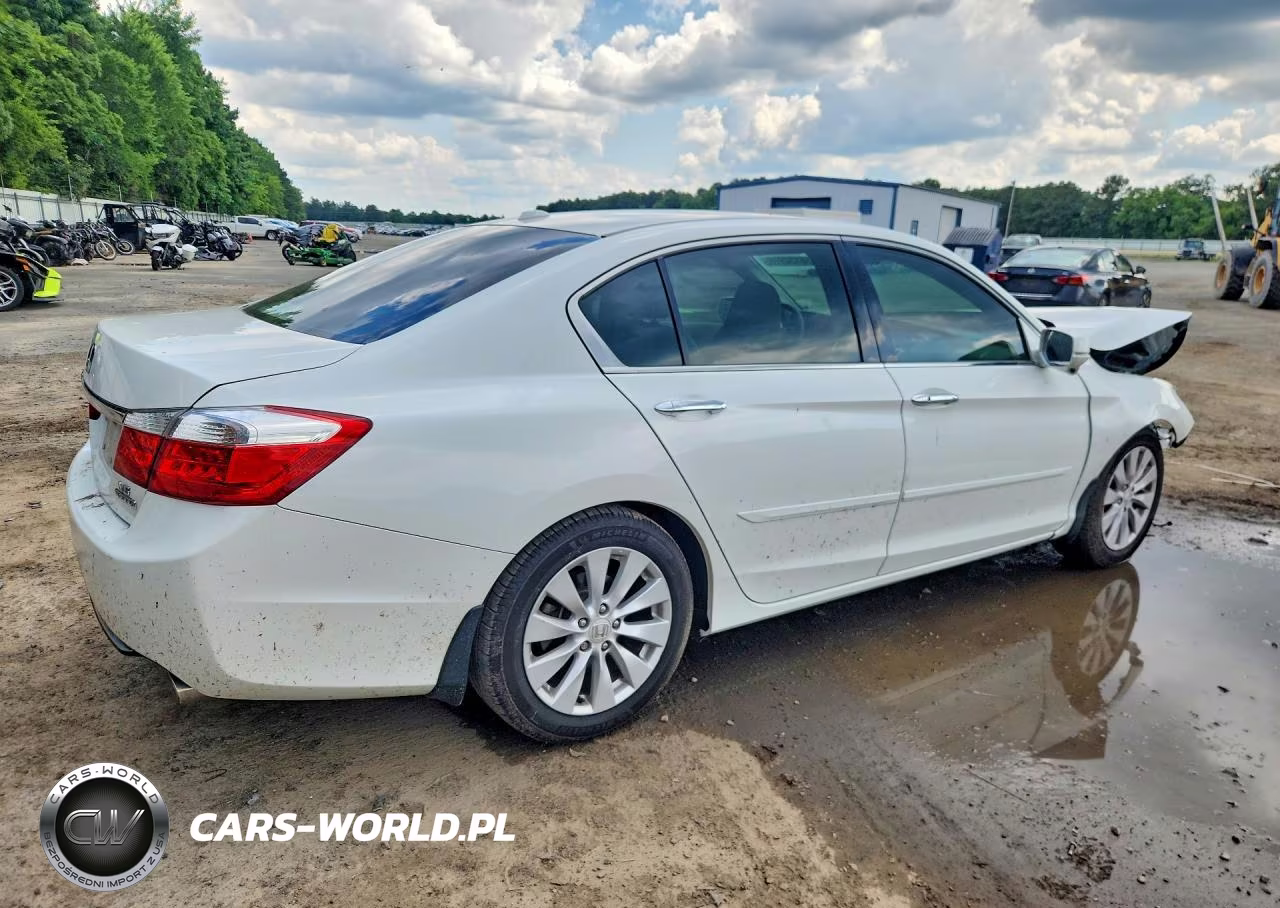2013 Honda Accord Touring VIN:1HGCR3F99DA032926 - 3