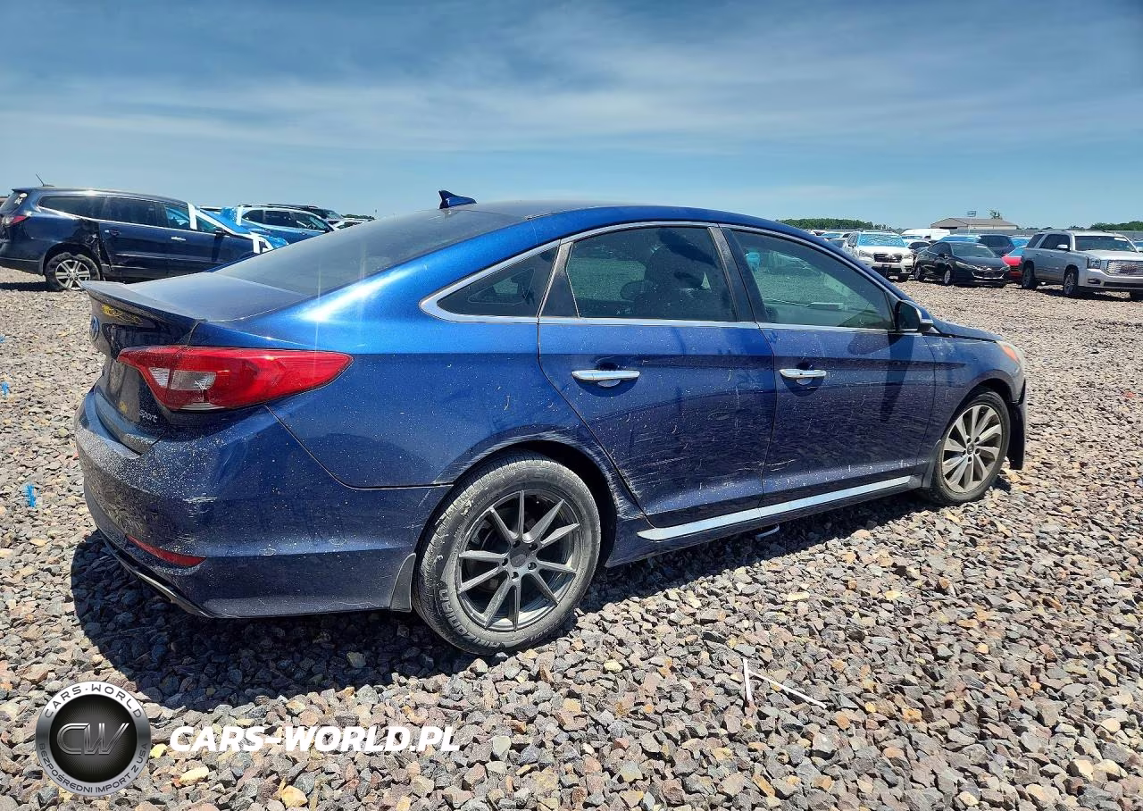 2015 Hyundai Sonata Sport VIN:5NPE34AF4FH200723 - 3
