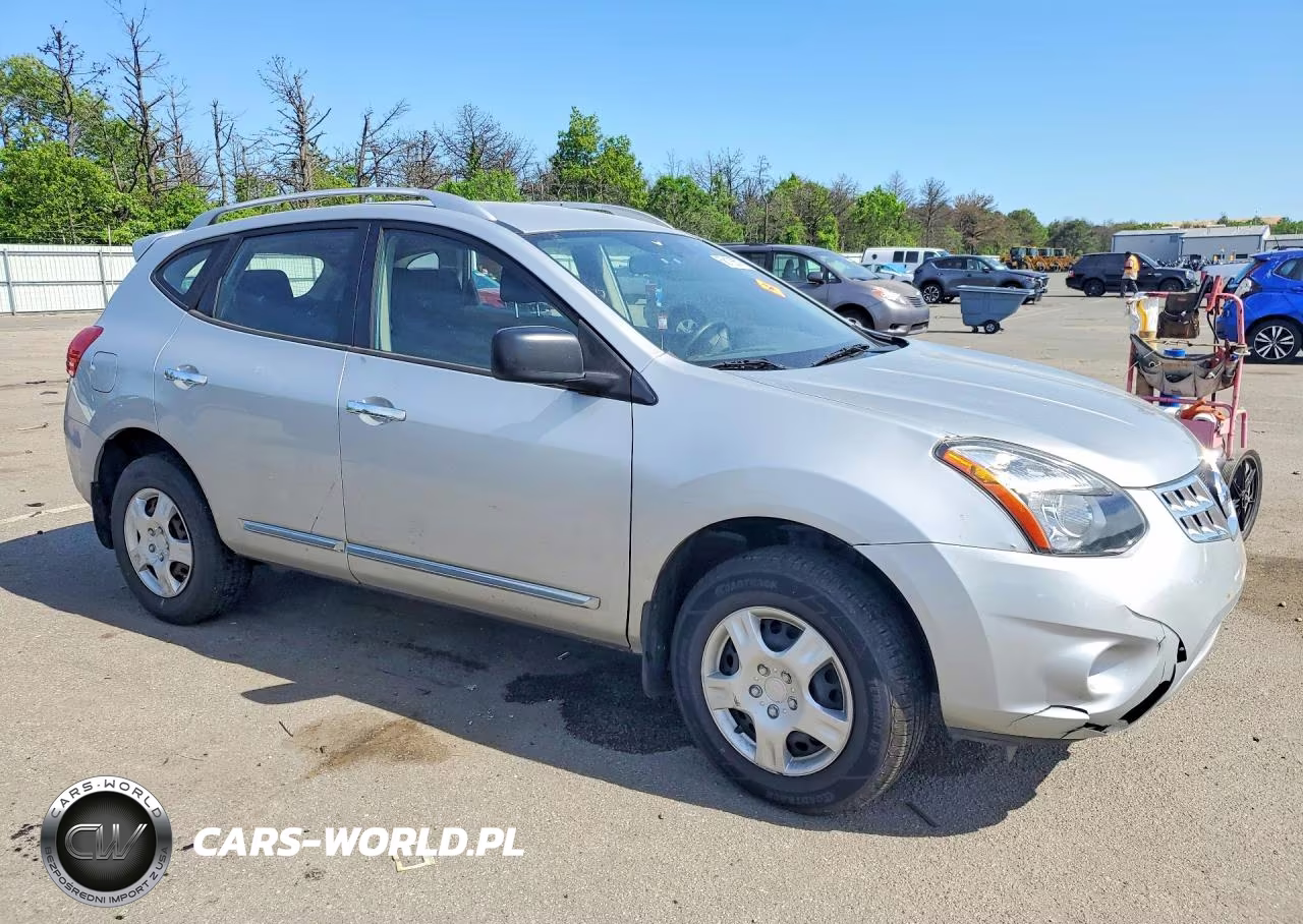 2015 Nissan Rogue Select S VIN:JN8AS5MV2FW757199 - 4