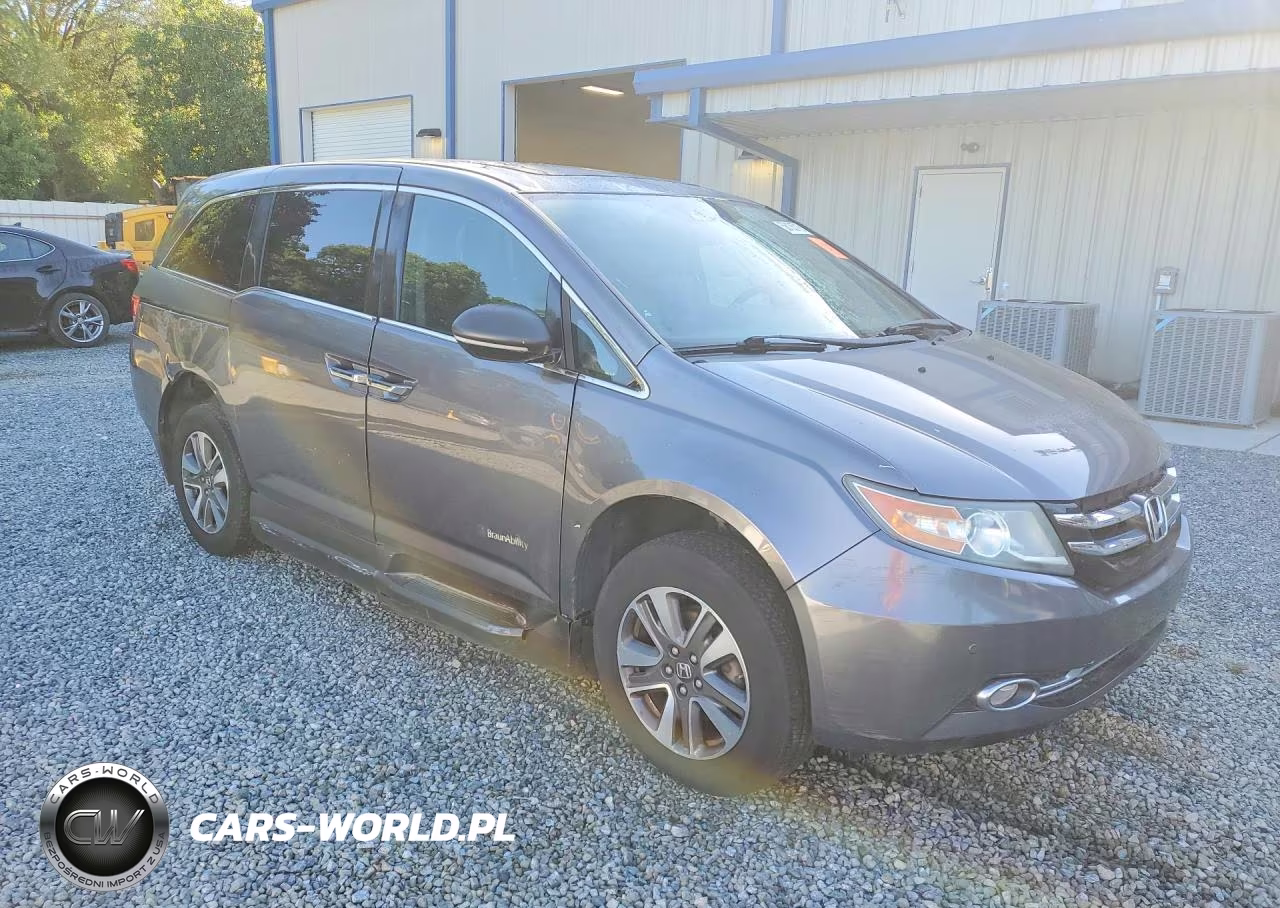 2015 Honda Odyssey Touring VIN:5FNRL5H93FB071444 - 4