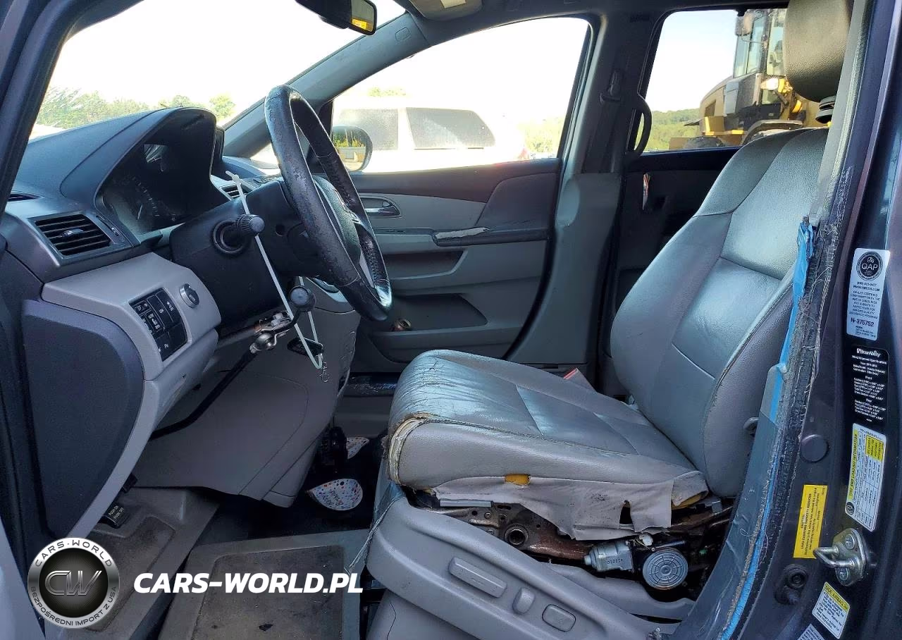 2015 Honda Odyssey Touring VIN:5FNRL5H93FB071444 - 7