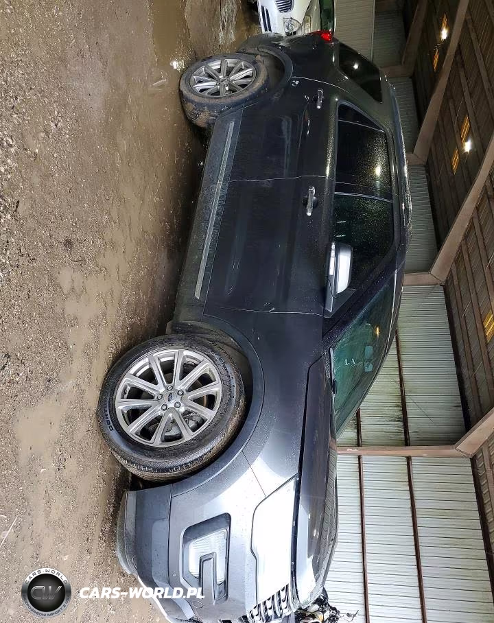 2017 Ford Explorer Limited VIN:1FM5K8F86HGC68111 - 4