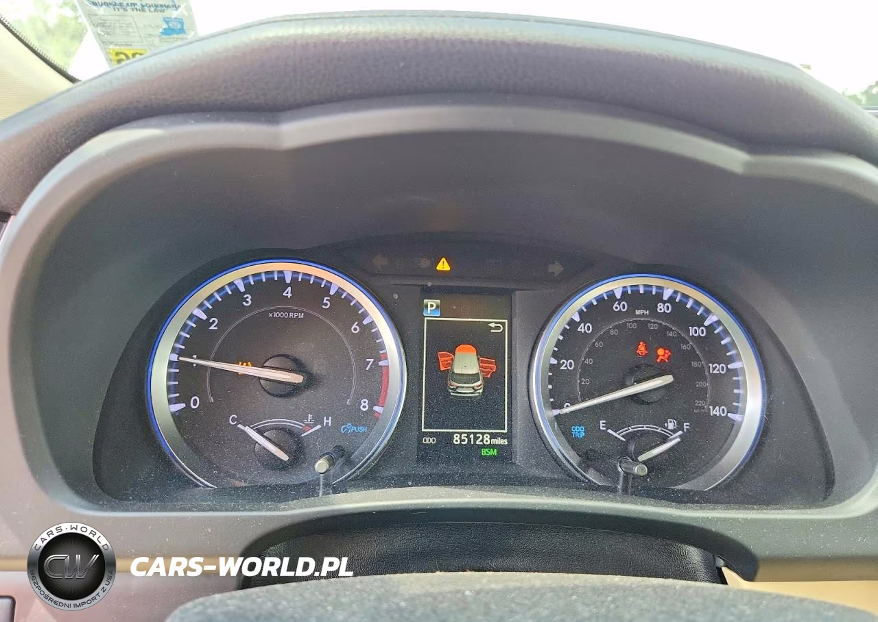 2019 Toyota Highlander Xle VIN:5TDKZRFH7KS568164 - 9