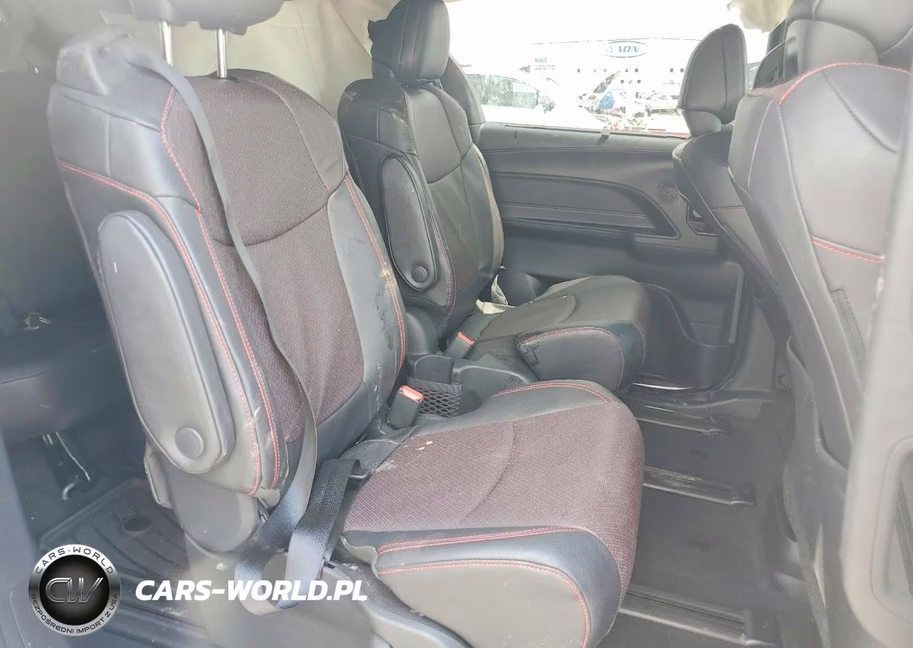 2025 Toyota Sienna Xse 7-Passenger VIN:5TDCSKFC9SS218359 - 11