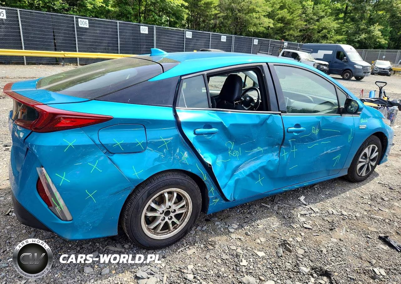 2019 Toyota Prius Prime Premium VIN:JTDKARFP0K3113432 - 3