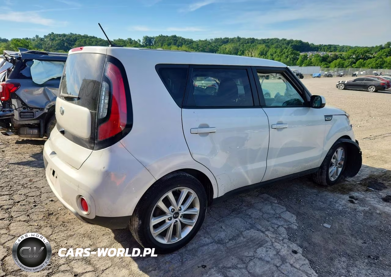 2018 Kia Soul + VIN:KNDJP3A50J7506822 - 3