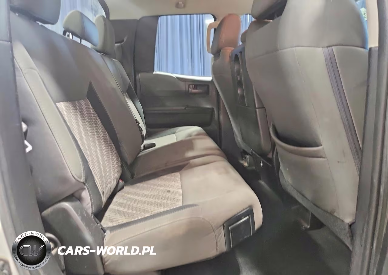 2018 Toyota Tundra Sr VIN:5TFRY5F1XJX242929 - 10