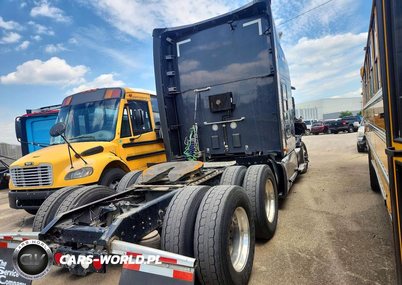 2019 Kenworth T680 Semi Truck VIN:1XKYD49X1KJ247737 - 4