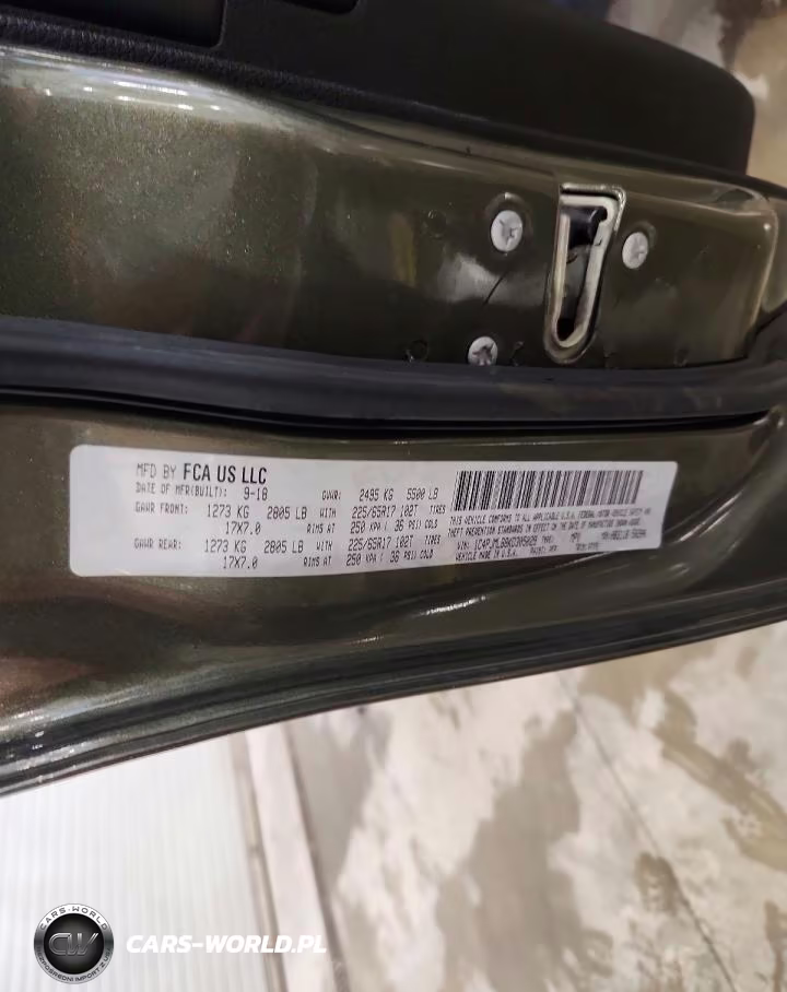 2019 Jeep Cherokee Latitude Plus VIN:1C4PJMLB8KD305029 - 13