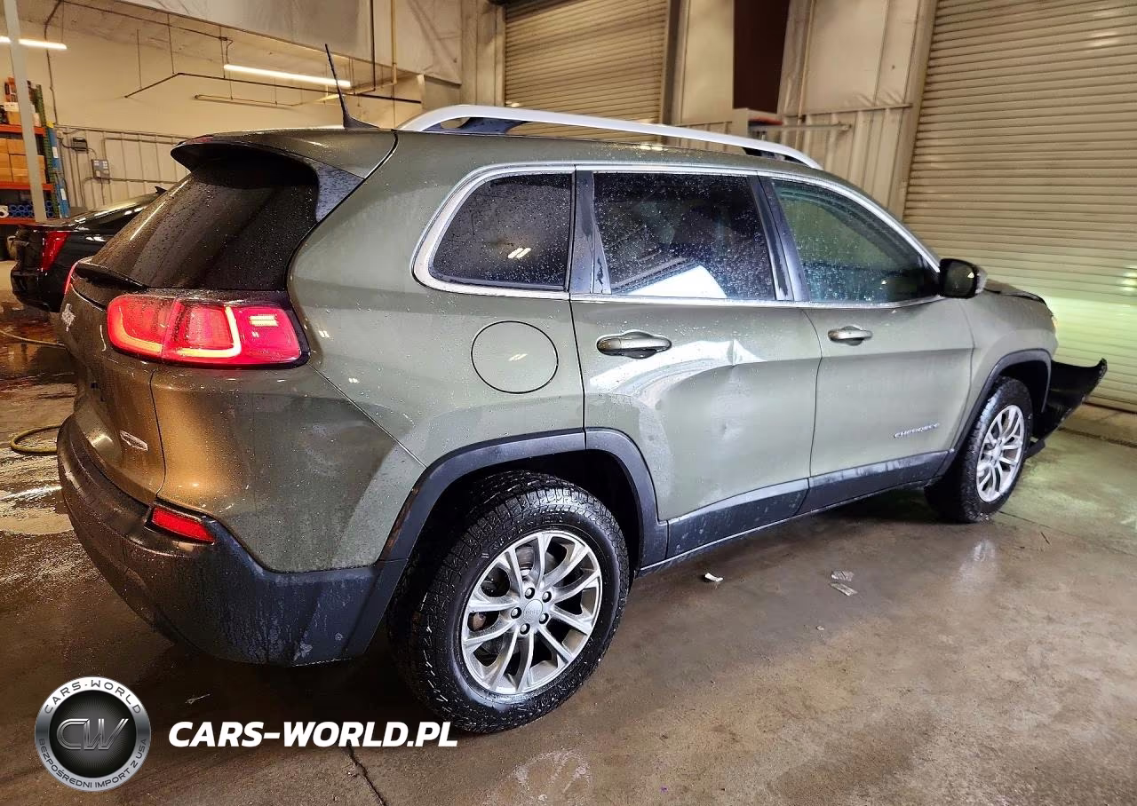 2019 Jeep Cherokee Latitude Plus VIN:1C4PJMLB8KD305029 - 3