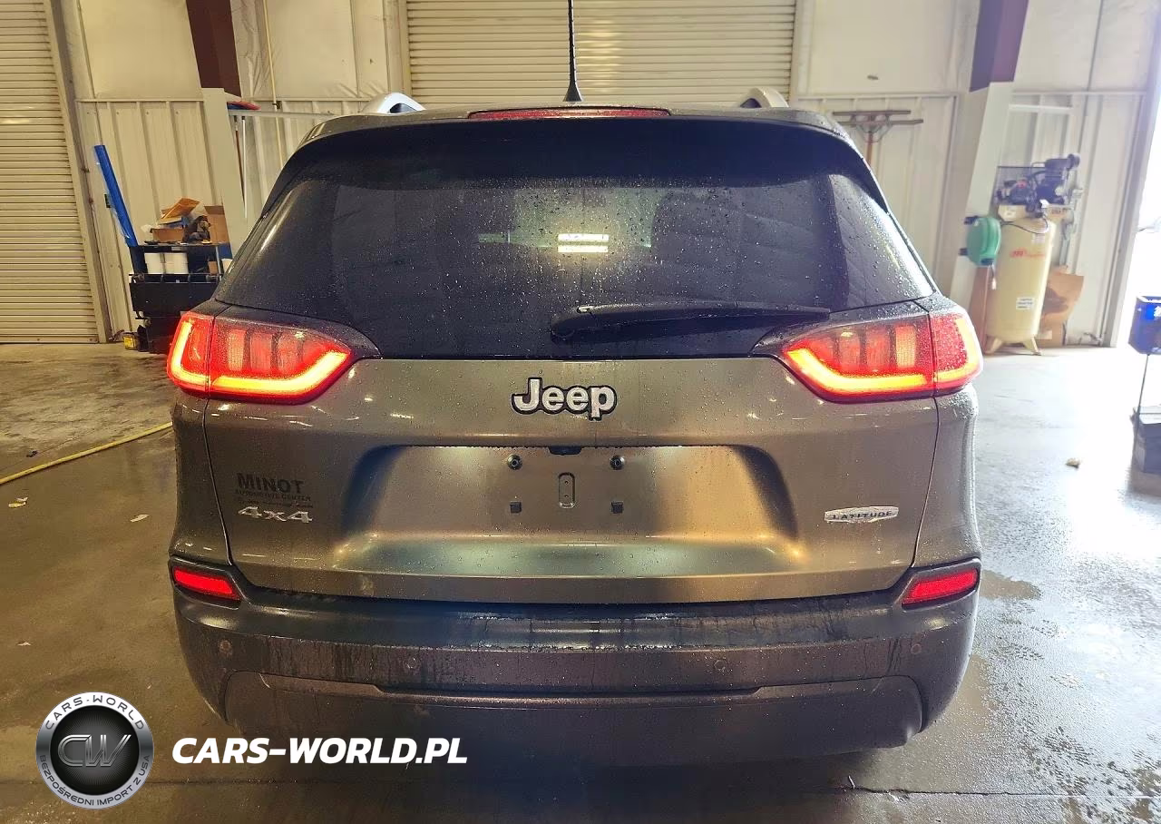 2019 Jeep Cherokee Latitude Plus VIN:1C4PJMLB8KD305029 - 6