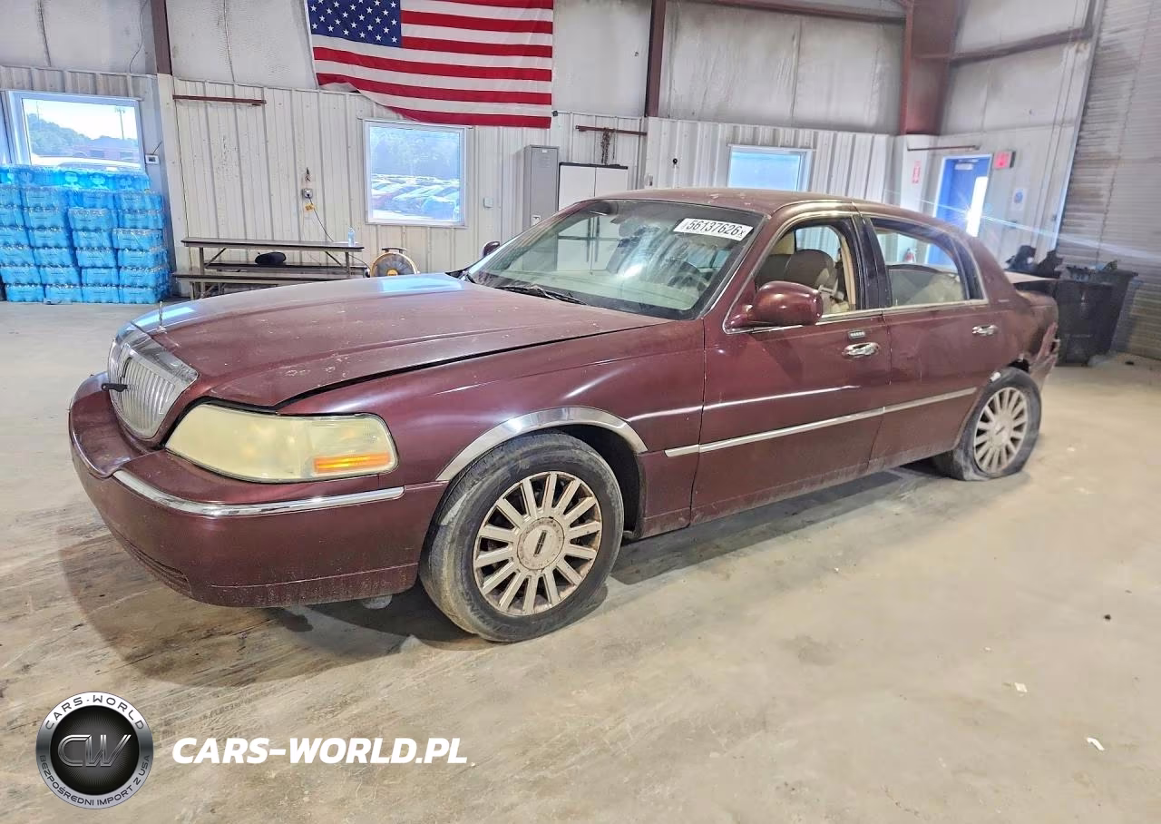2004 Lincoln Town Car Executive