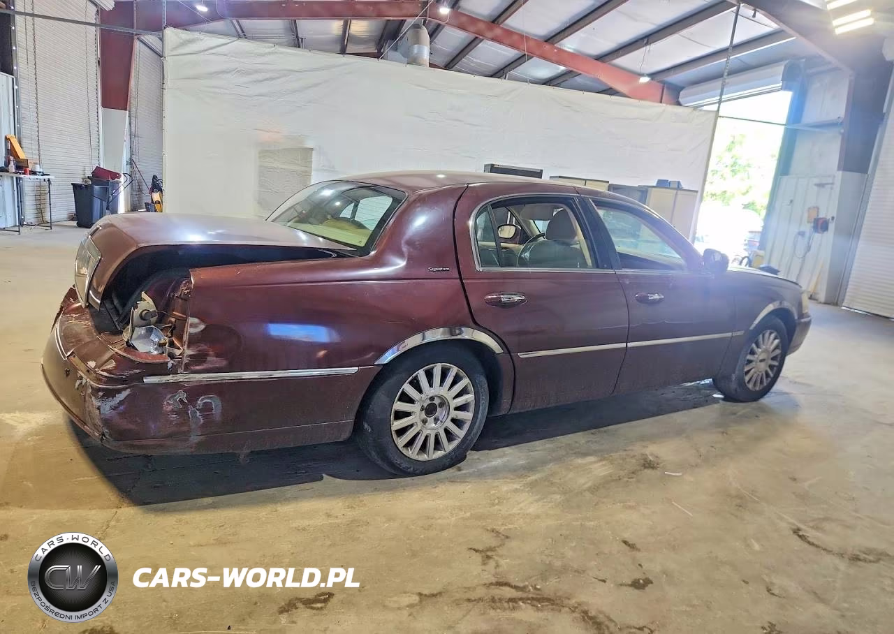 2004 Lincoln Town Car Executive VIN:1LNHM81W34Y635239 - 3